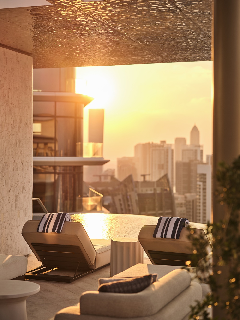 تجارب مترفة ترتقي فوق أفق دبي في High Society at The Lana