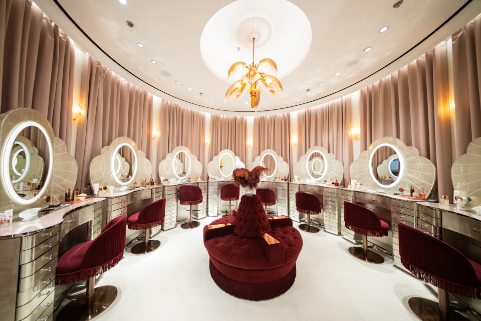 تجربة جمال فاخرة مجانًا… Charlotte Tilbury تطلق مبادرة جديدة في المنطقة