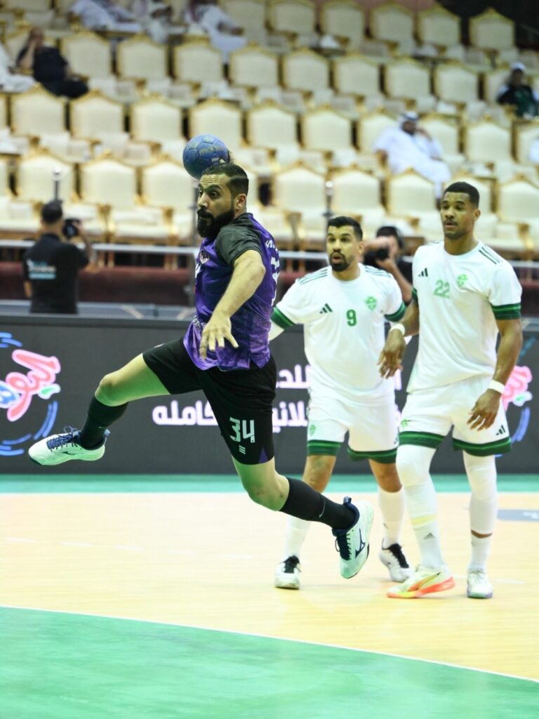 الهدى يضرب موعدًا مع الخليج في نهائي نخبة اليد بعد التعادل مع الأهلي