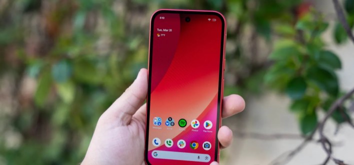 أندرويد 17 قد يمنح هواتف Pixel أخيرًا خيار إزالة شريط البحث من الشاشة الرئيسية