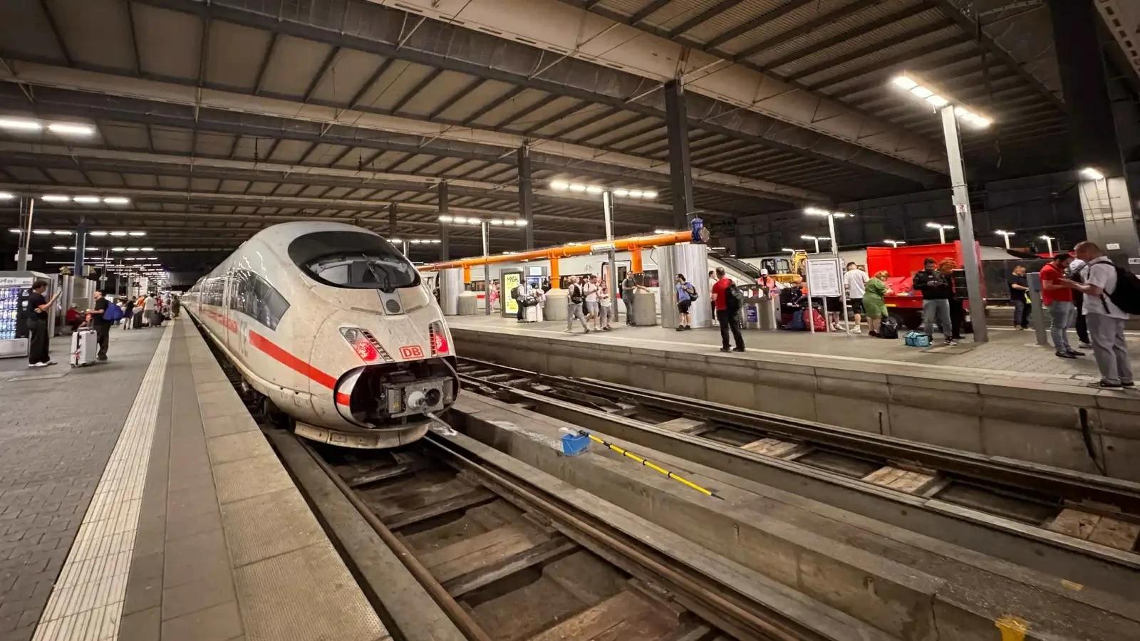شلل يضرب قطارات ألمانيا بعد عطل في الاتصالات اللاسلكية