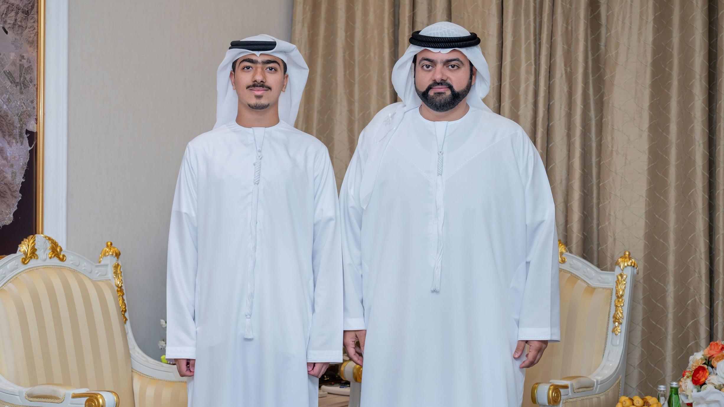 محمد الشرقي يستقبل الطالب راشد الظنحاني الأول على مستوى الدولة في مدارس التكنولوجيا التطبيقية