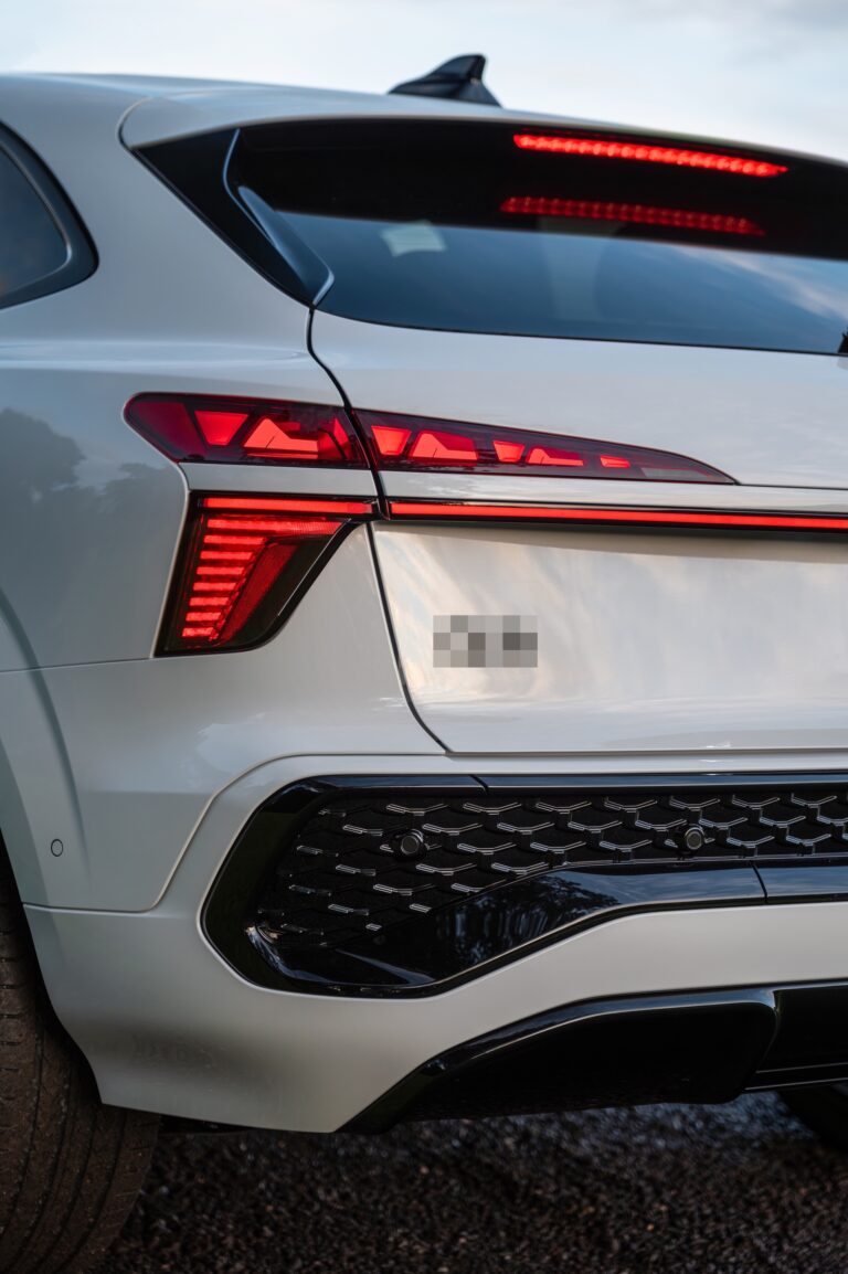 لماذا قدّمت Audi ووكيلها شركة علي وأولاده سيارة Audi Q3 الجديدة من دون أن تقدّمها؟!