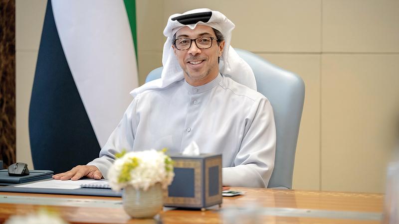 منصور بن زايد: إطلاق منصة الذكاء الاصطناعي القضائية إنجاز عالمي جديد للإمارات