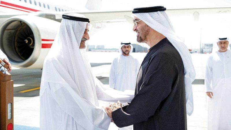 رئيس الدولة وحاكم الفجيرة يبحثان شؤون الوطن والمواطن