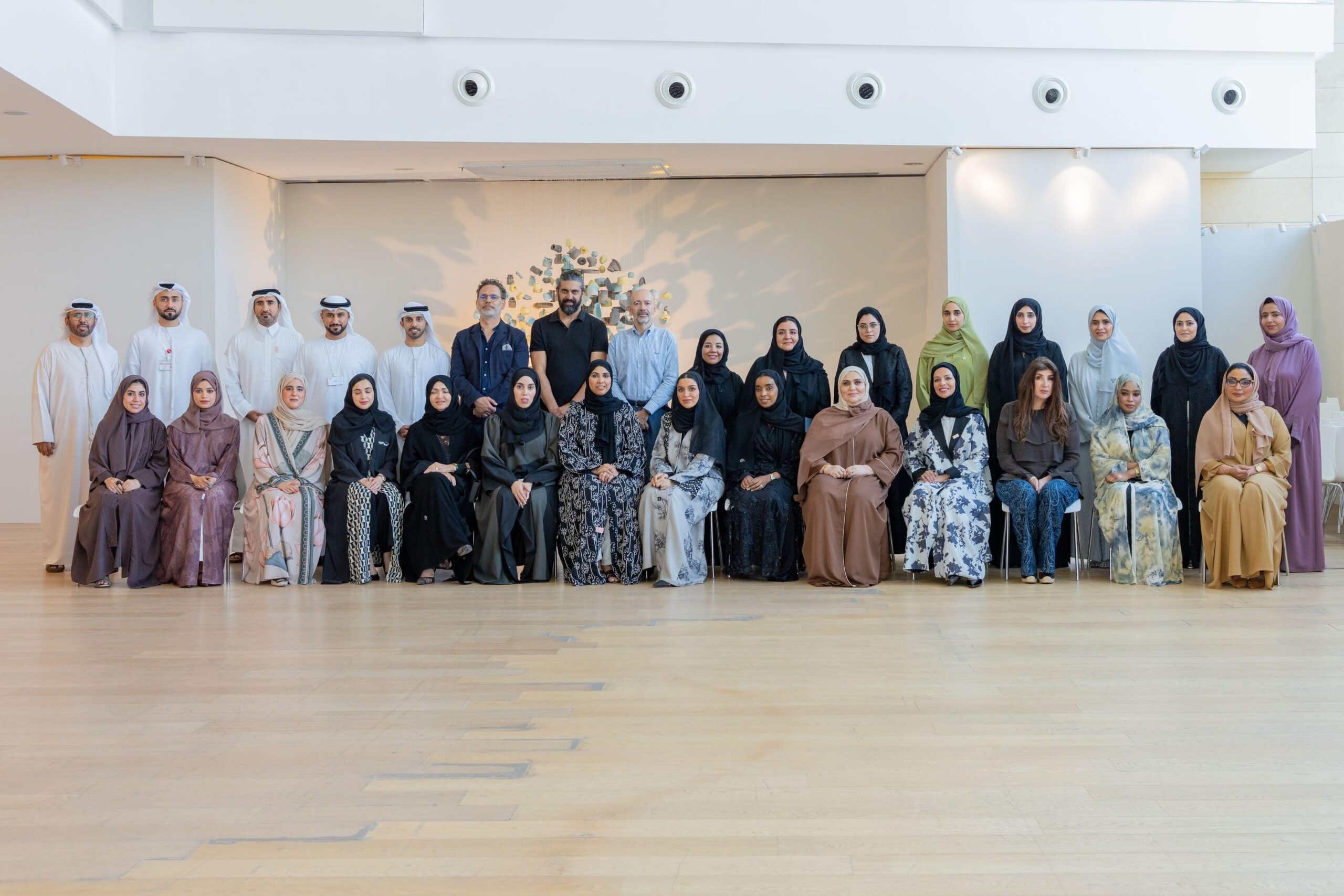 “دبي للثقافة” و”المعرفة” تبحثان دمج الفنون بالمدارس الخاصة