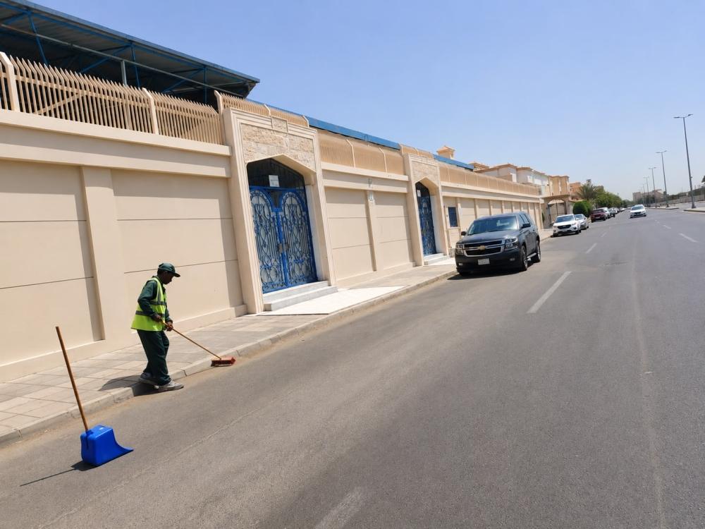 استعدادًا للعام الدراسي.. تكثيف الجهود الميدانية بمحيط المدارس في جدة