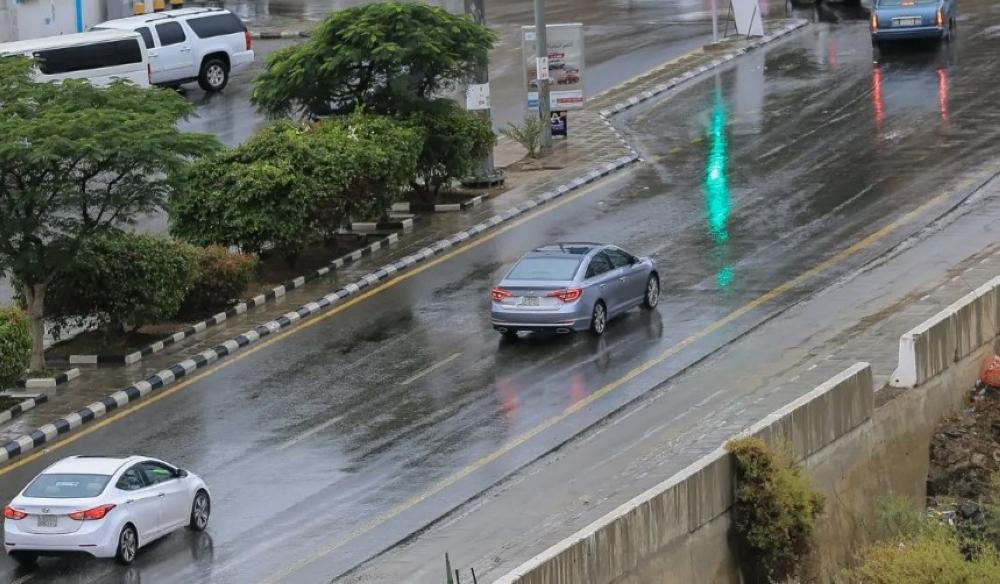 مصحوبة بعواصف رعدية.. أمطار متباينة الشدة على الباحة وجازان