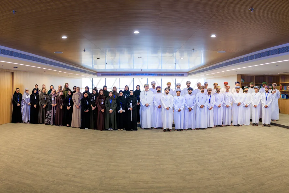 الدفعة الرابعة من برنامج “مناهل العز” تستعرض مشاريع التخرج وتحول رحلة التعلم إلى أفكار تصنع الأثر