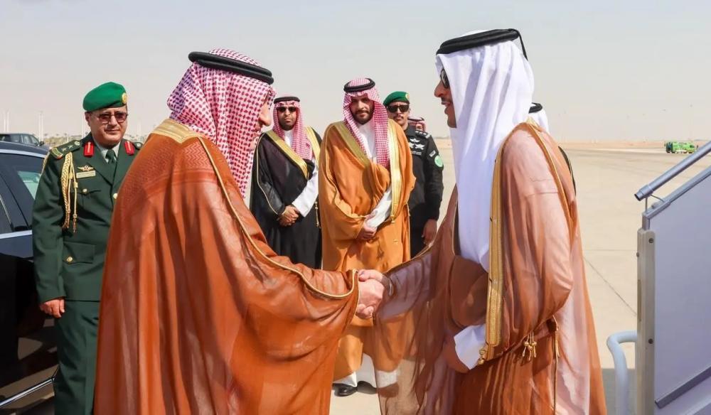رئيس الوزراء وزير خارجية قطر يصل إلى الرياض في زيارة رسمية
