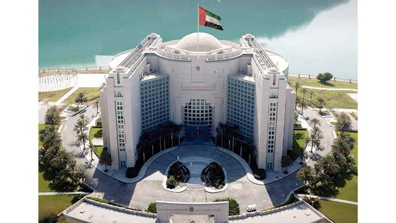 الإمارات تُدين بأشد العبارات استهداف ناقلة تابعة لـ «أدنوك» أثناء عبورها مضيق هرمز