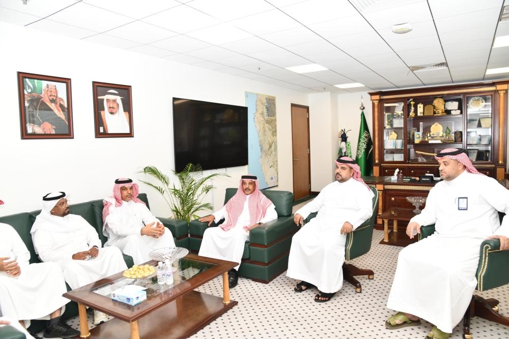 أمانة محافظة جدة تُكلف عددًا من رؤساء ونواب طوائف المهن