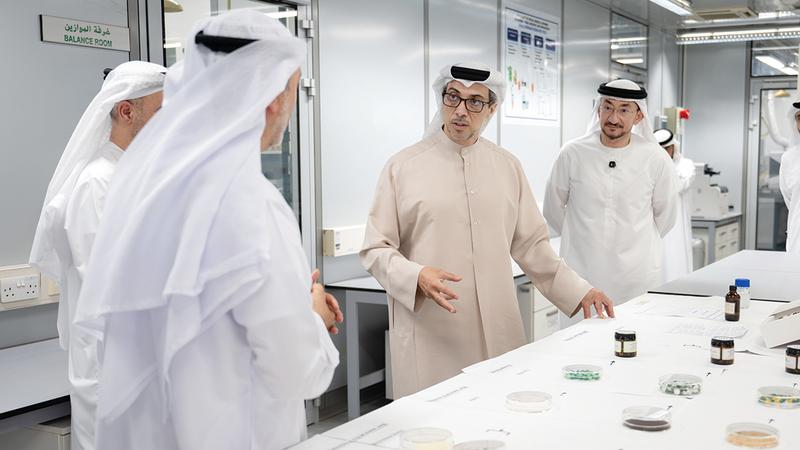منصور بن زايد: ما نملكه من إرث في الأعشاب والطب التقليدي قيمة وطنية تستحق التوثيق
