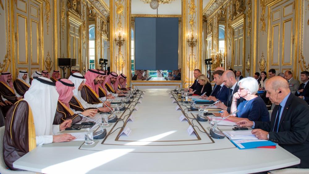 ولي العهد ورئيس فرنسا يرأسان اجتماع مجلس الشراكة الإستراتيجي بين البلدين