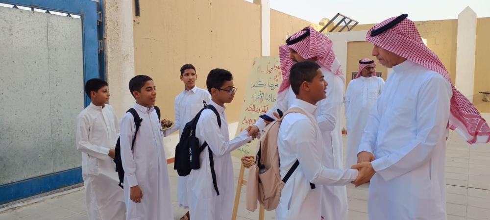 مكة والمدينة وجدة والطائف.. عودة أكثر من مليوني طالب لمقاعد الدراسة غداً
