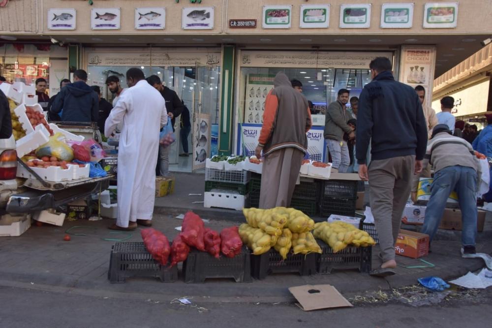 “التاجر المتنقل”.. اشتراطات جديدة تمنع ممارسة النشاط في 9 مواقع