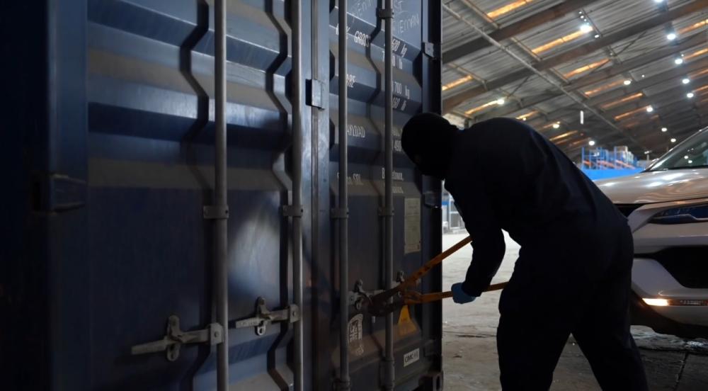 ضبط محاولة تهريب 58.6 كيلوجرام من الشبو المخدر بميناء جدة