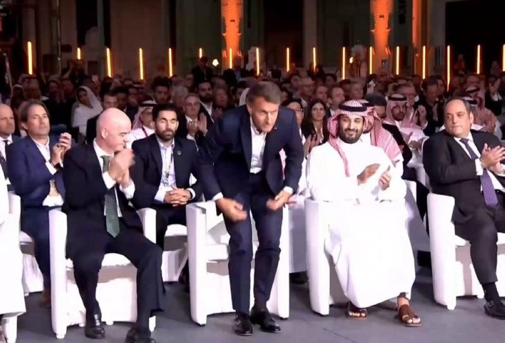 شاهد | بتشريف ولي العهد.. ماكرون يتوّج فريق اُوْل جيمرز جلوبال بطلاً لأندية الرياضات الإلكترونية