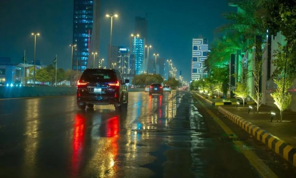 طقس الرياض.. تنبيه من أمطار وصواعق رعدية على 8 محافظات