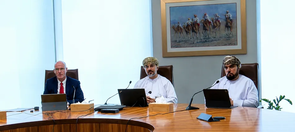 صُحار الدولي يعزز استراتيجية النمو خلال جلسة نقاشية بالتعاون مع بورصة مسقط