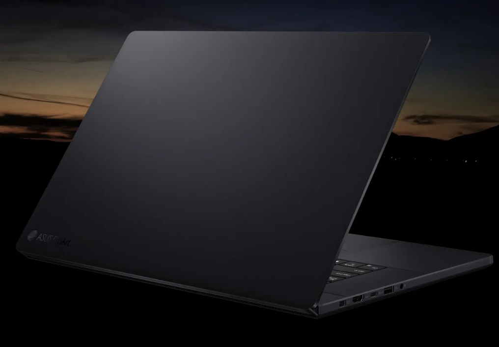Asus تطلق منافسًا قويًا لـMacBook Pro بمعالج Ryzen AI 9 وشاشة OLED بتردد 120 هرتز!
