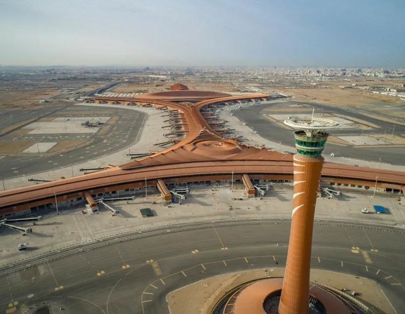 “مطارات جدة” تعزز ريادتها في الاستدامة والابتكار بحصولها على إنجازين وطني ودولي