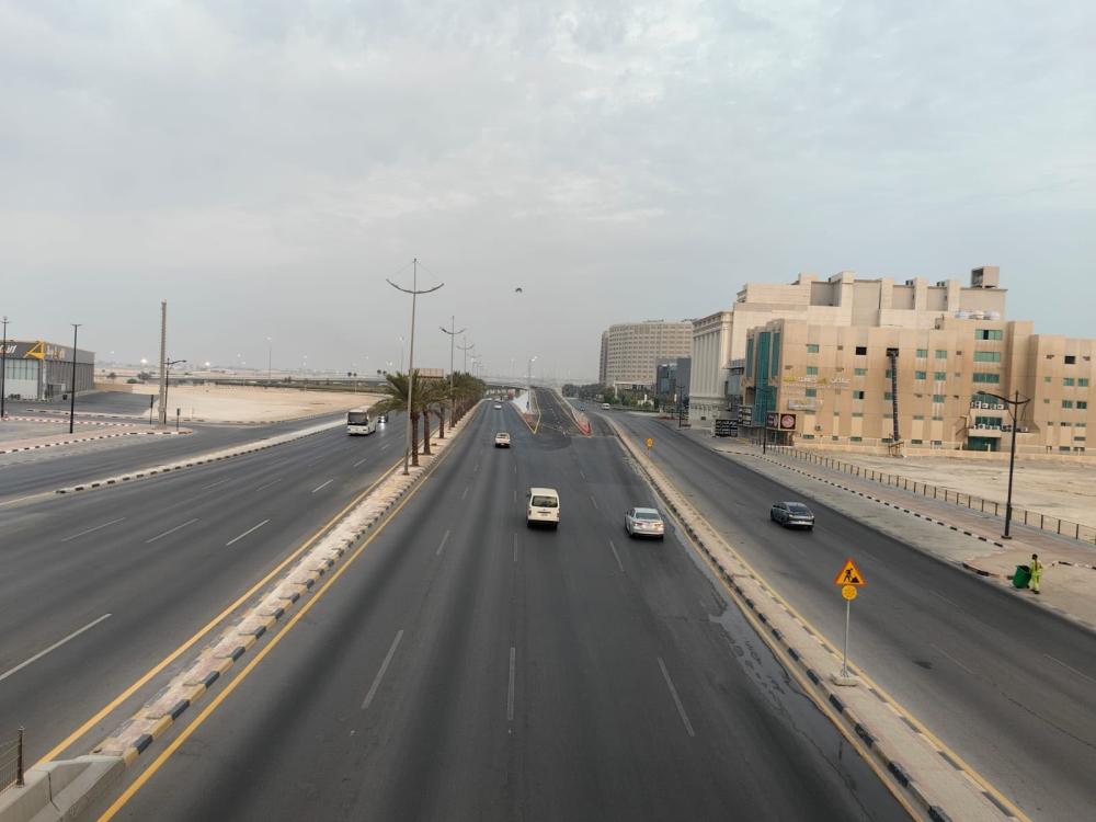 تأهيل جسر خادم الحرمين بالخبر.. صيانة الأسفلت وفواصل التمدد ووسائل السلامة