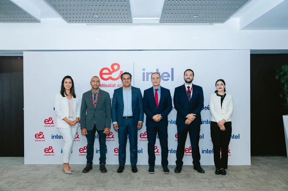 ضمن مبادرة “AI for Citizens” اتفاقية تفاهم بين إي آند مصر وإنتل لتسهيل الوصول لبرامج التدريب على الذكاء الاصطناعي للمواطنين