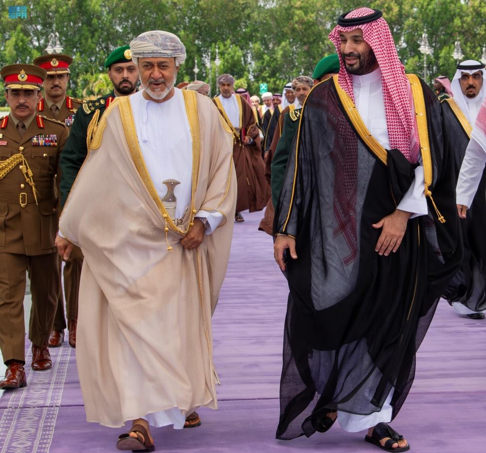 زيارة سلطان عُمان للمملكة.. علاقات أخوية متينة وتنسيق يعزز الأمن الإقليمي