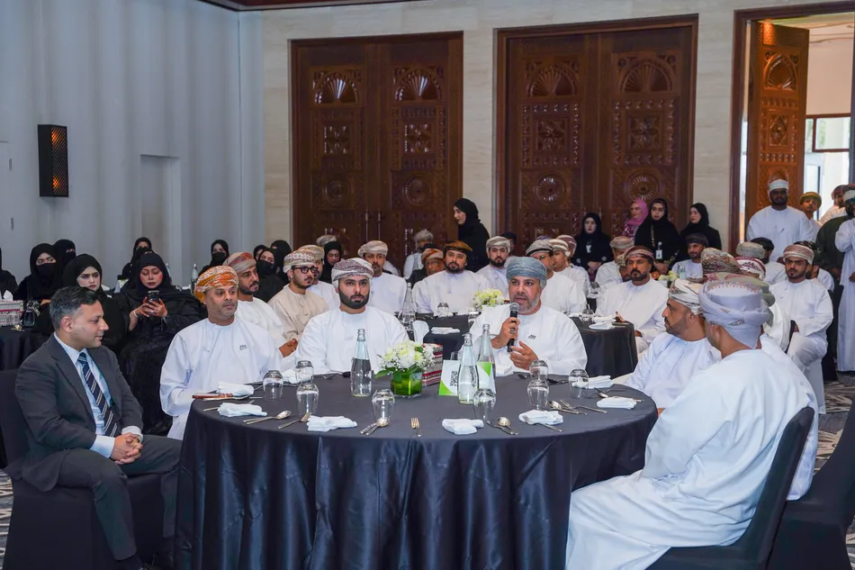 بنك ظفار يوثق علاقاته مع رواد الأعمال خلال ملتقى المؤسسات الصغيرة والمتوسطة بصلالة