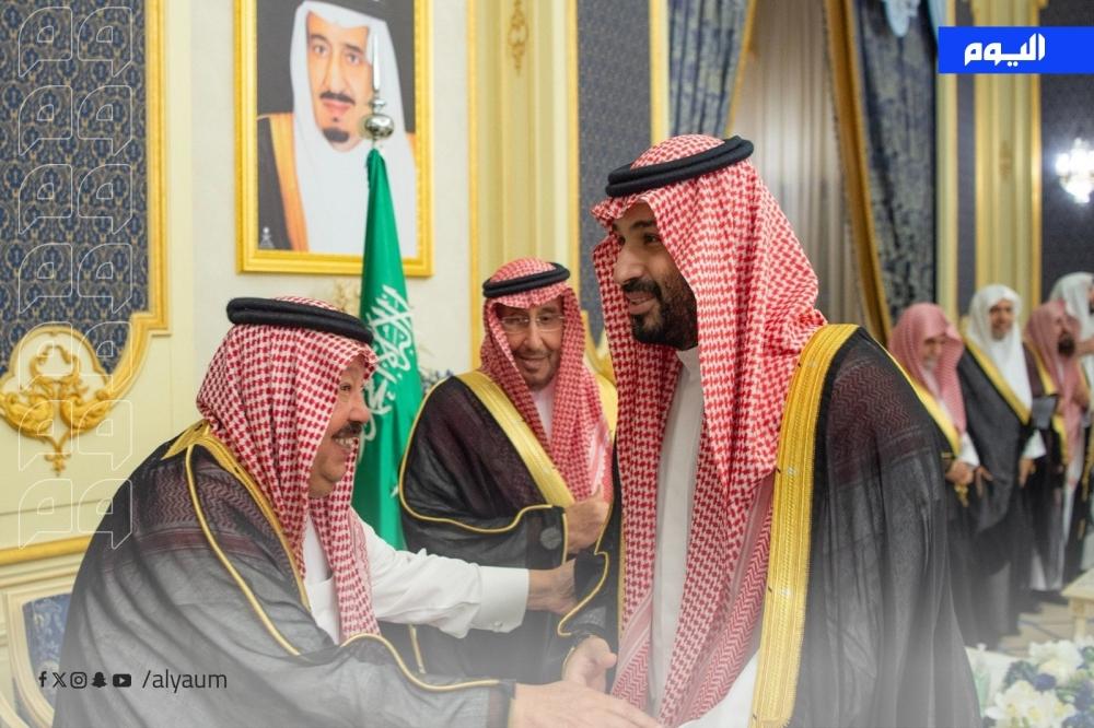 ولي العهد يستقبل الأمراء والعلماء وجمعًا من المواطنين في قصر السلام بجدة