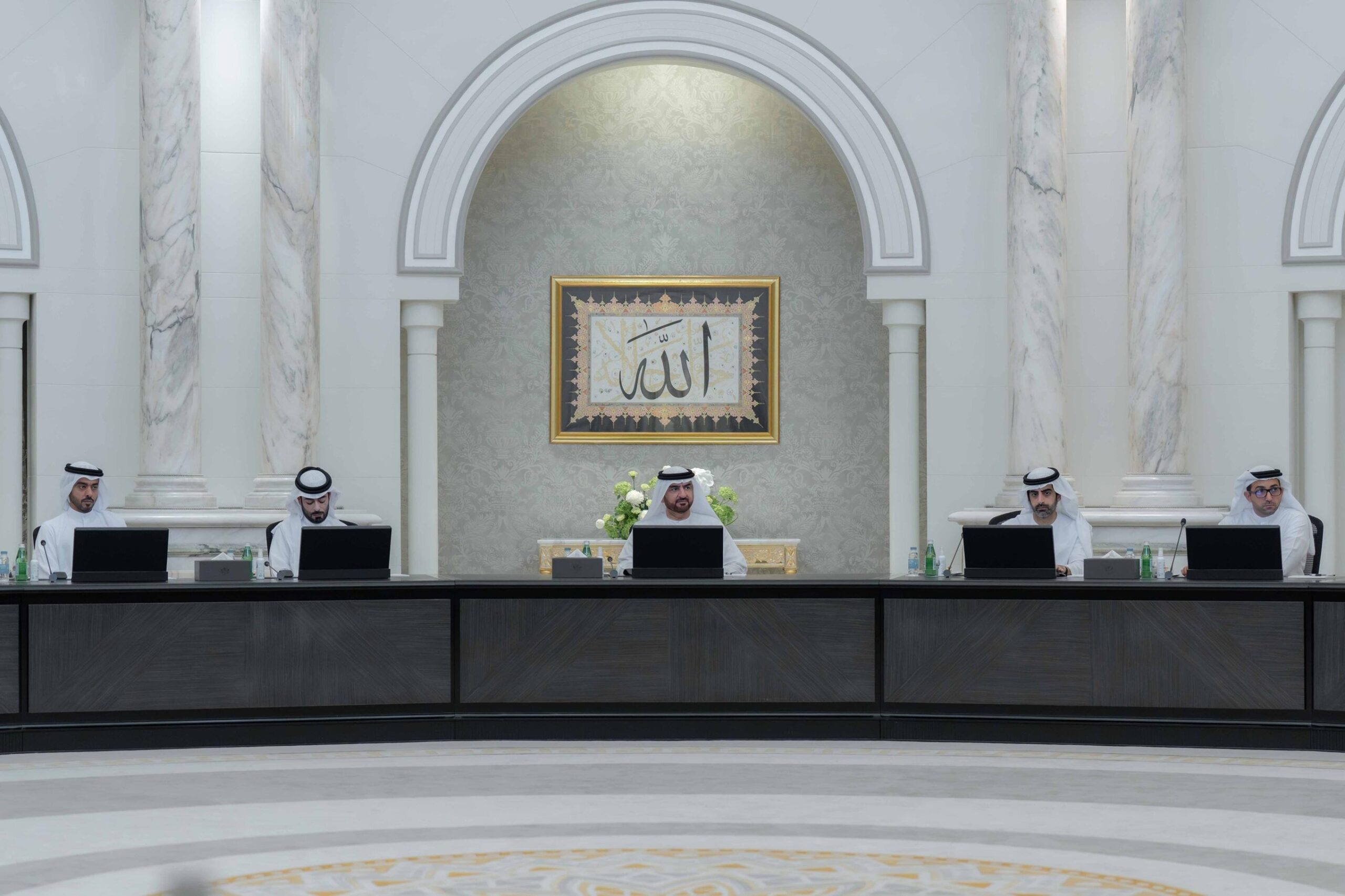 “تنفيذي الشارقة” يناقش مشروع قانون التصرف باللقطة والأموال المتروكة