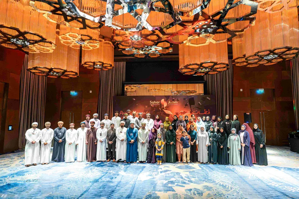 صحار الدولي يحتفي بالإنجازات المتميزة لأبناء موظفيه في دبلوم التعليم العام