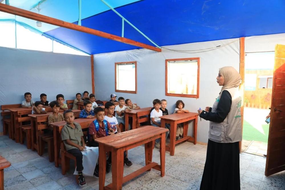 صور.. مدرسة مكة جنوب قطاع غزة تستقبل طلابها في بداية العام الدراسي