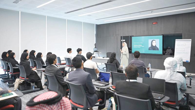 %50 من كوادر «الخارجية» و60% من خريجي «أكاديمية قرقاش» إماراتيات